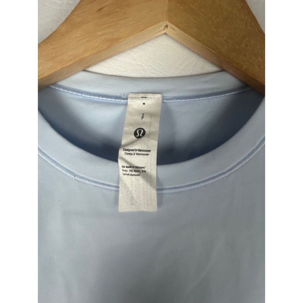 Lululemon Womens Fitted Crop Top Small Sky Blue Short Sleeve Athletic Shirt - Picture 3 of 6
